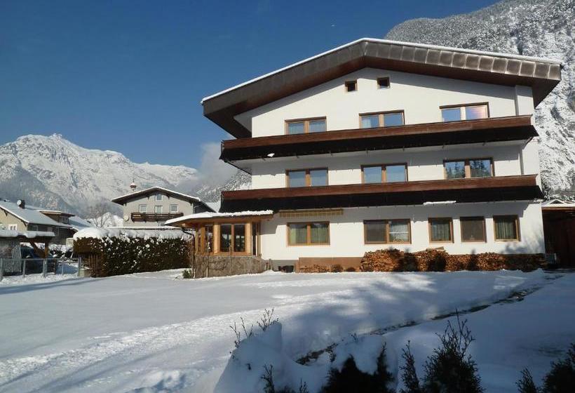 Пансион Gästehaus Frischhut