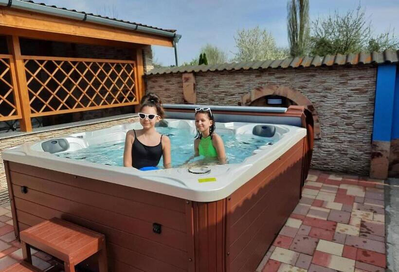 بنسيون Kék Lagúna Wellness Apartmanok