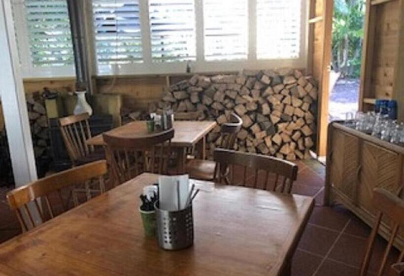 פנסיון Smoky Cape Retreat