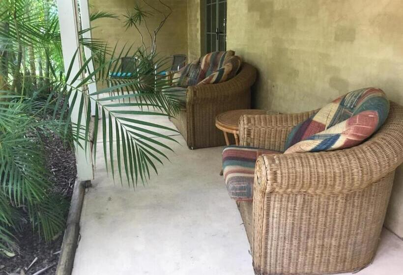 פנסיון Smoky Cape Retreat