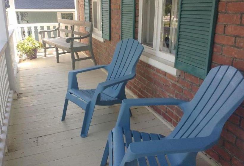 Общежитие Aux Petits Oiseaux Citqo96751