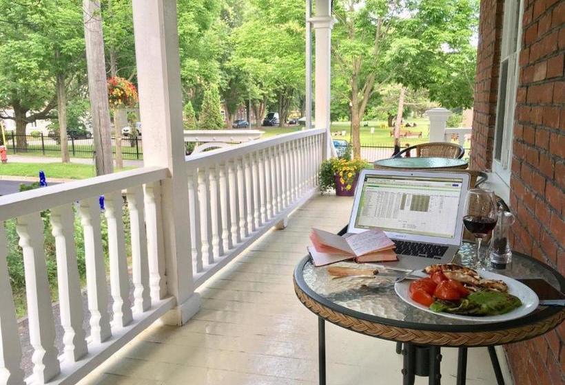 Общежитие Aux Petits Oiseaux Citqo96751