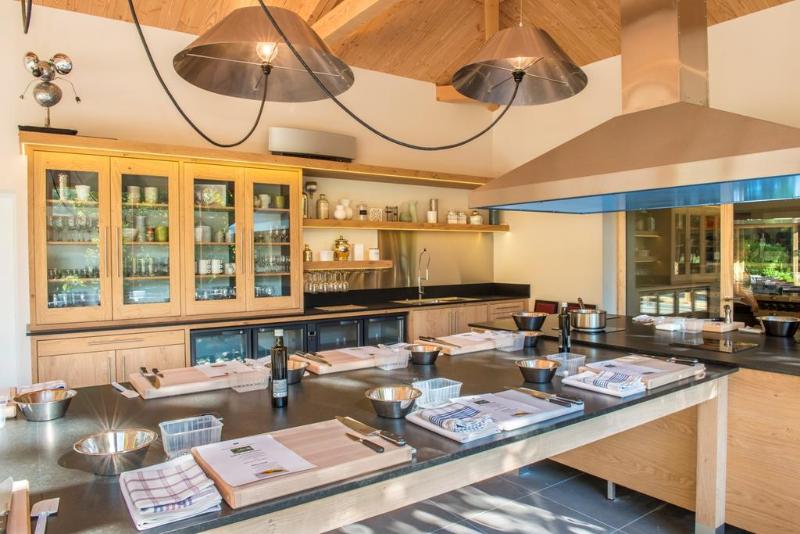 Отель Château De Massillan