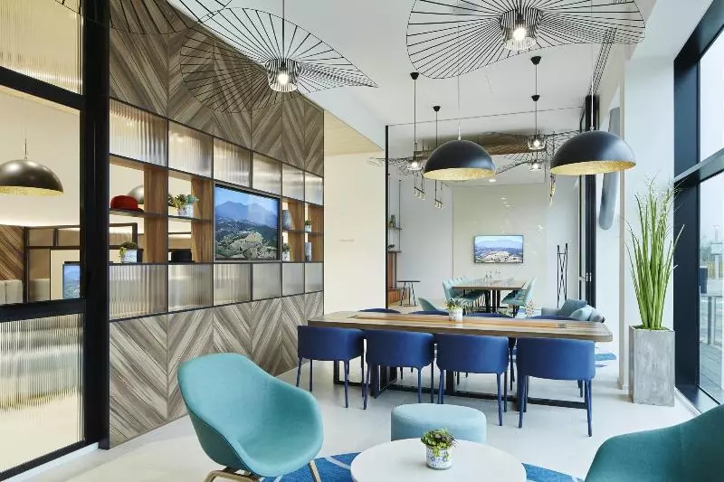 ホテル Courtyard By Marriott Luton Airport