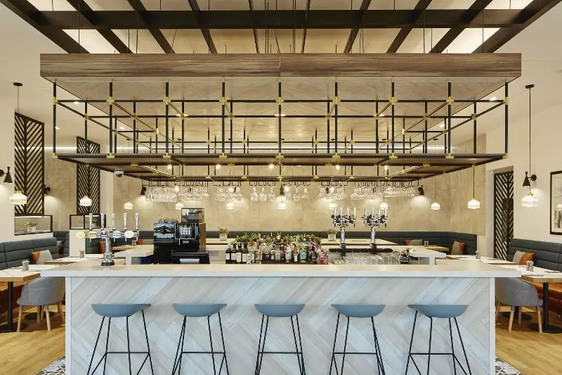 ホテル Courtyard By Marriott Luton Airport