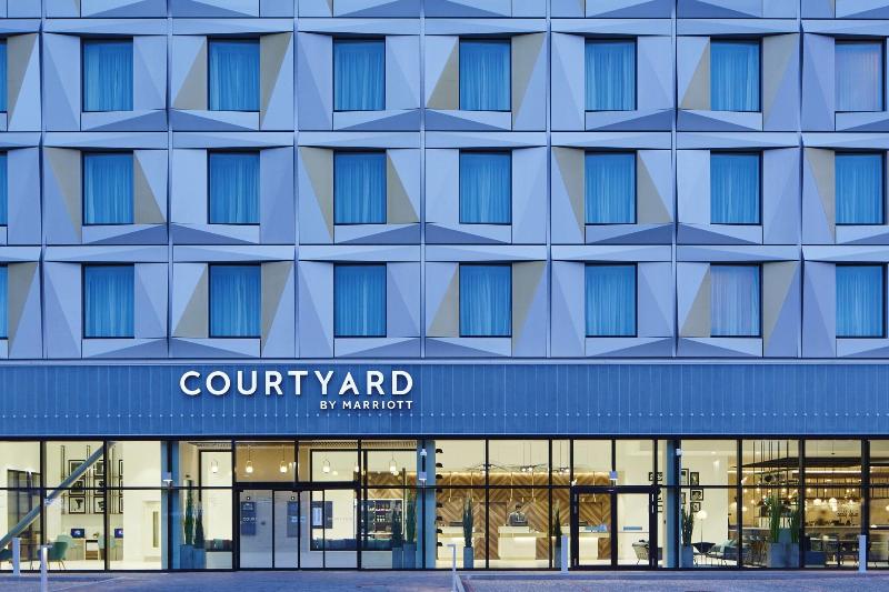Otel Courtyard By Marriott Luton Airport