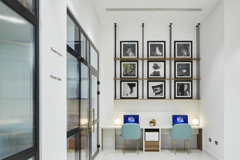 Otel Courtyard By Marriott Luton Airport