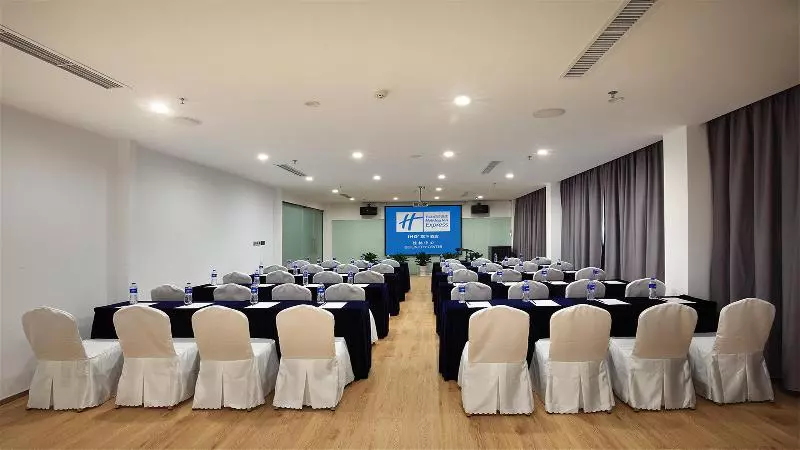 Hotelli Holiday Inn Express Guilin City Center, An Ihg