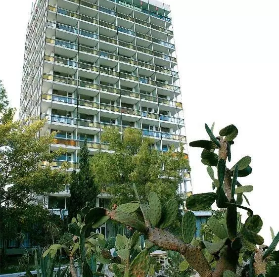 ホテル International Home Of Scientists Joliot Curie