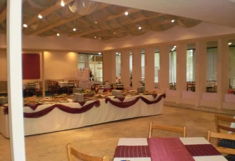 ホテル International Home Of Scientists Joliot Curie