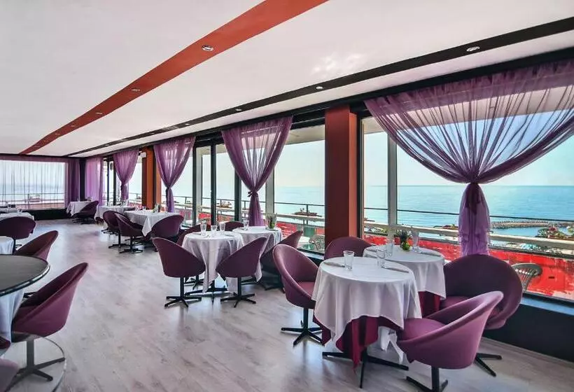 ホテル International Home Of Scientists Joliot Curie