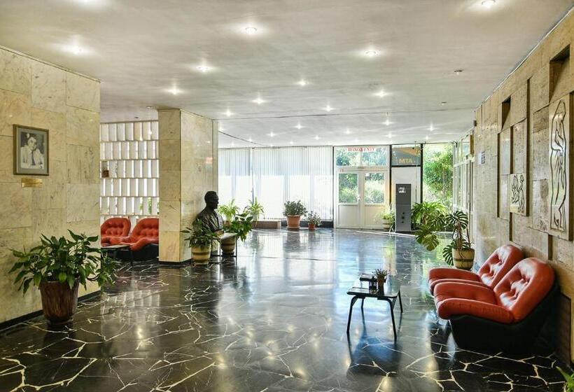 Hotel International Home Of Scientists Joliot Curie