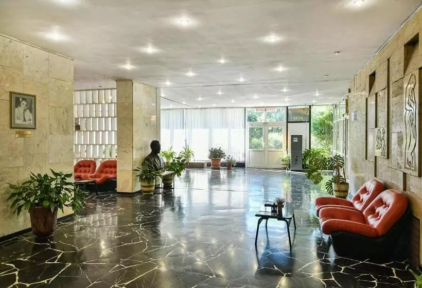 ホテル International Home Of Scientists Joliot Curie