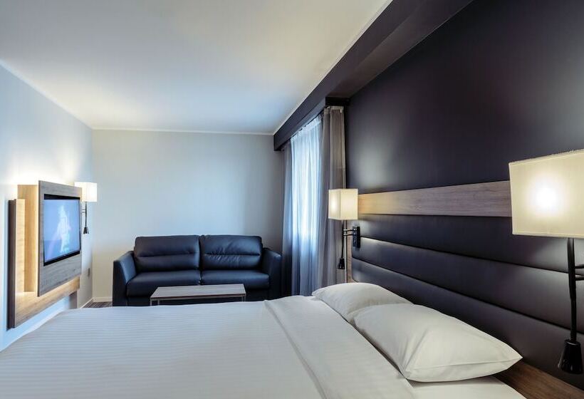 فندق Moxy Edinburgh Airport