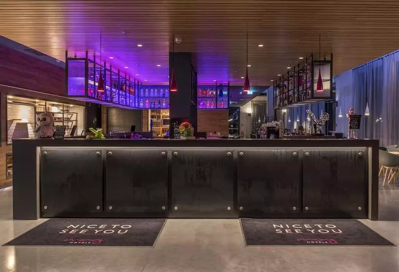 Hotelli Moxy Edinburgh Airport