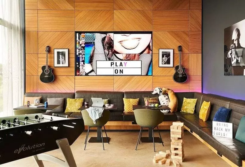 Hotelli Moxy Edinburgh Airport