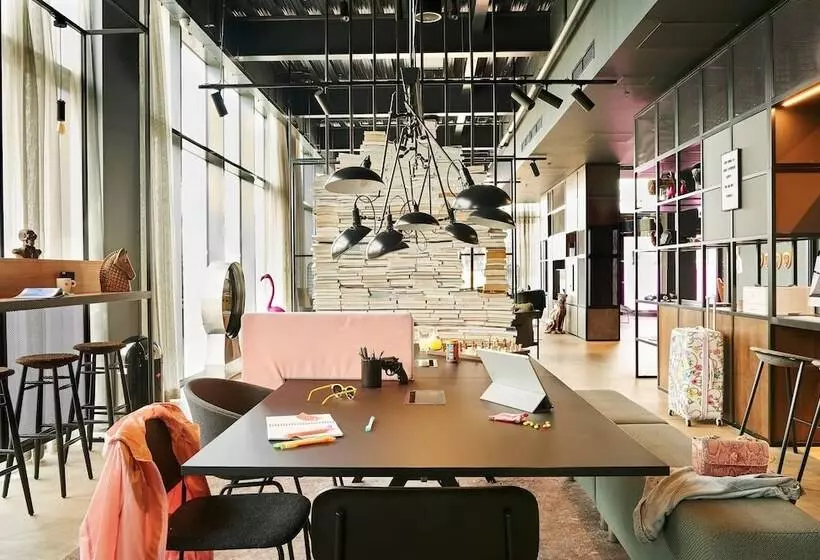 Hotelli Moxy Edinburgh Airport