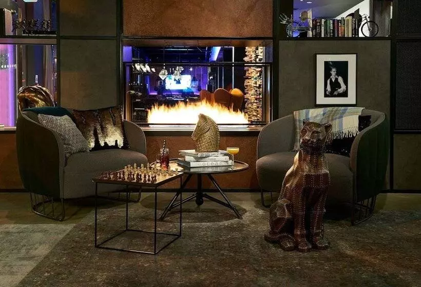 Hotelli Moxy Edinburgh Airport