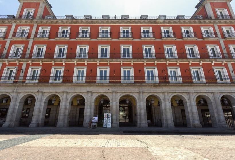 Отель Pestana Plaza Mayor Madrid