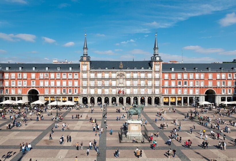 Отель Pestana Plaza Mayor Madrid