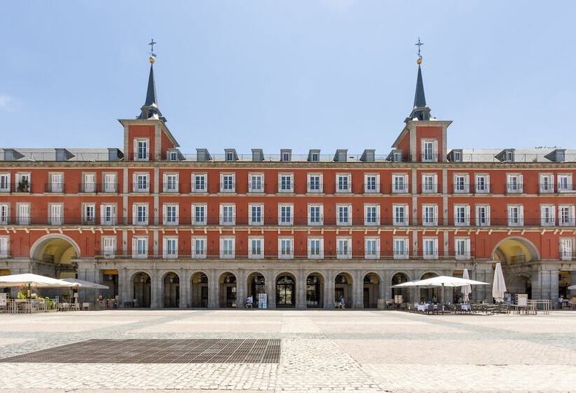 Отель Pestana Plaza Mayor Madrid