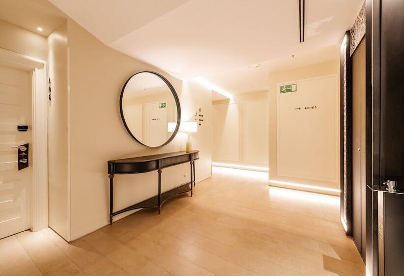 Отель Pestana Plaza Mayor Madrid