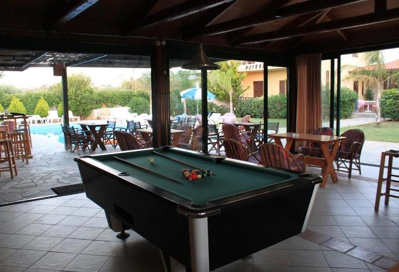 酒店 Petros Village