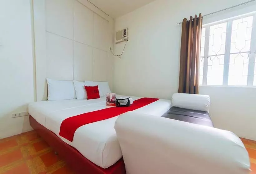 هتل Reddoorz Near Walking Street Angeles City