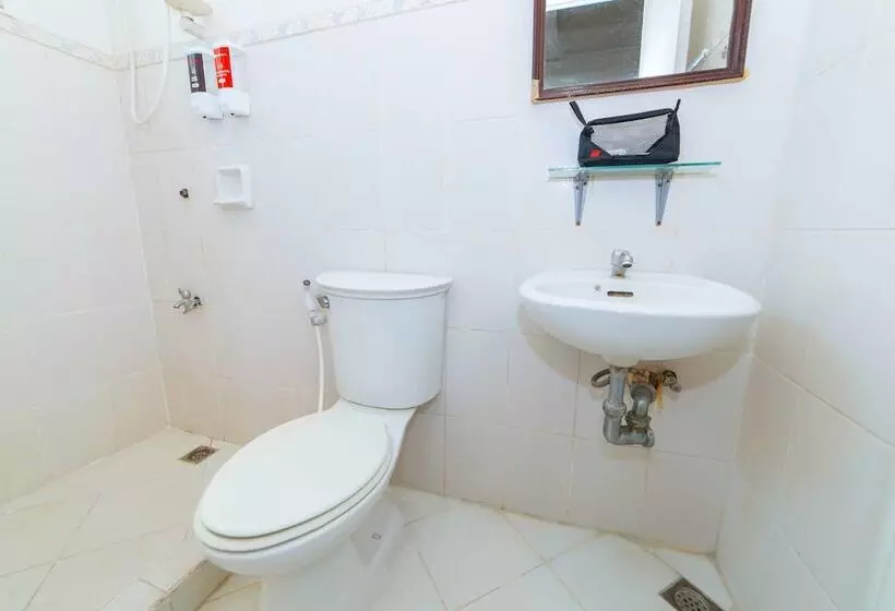 هتل Reddoorz Near Walking Street Angeles City