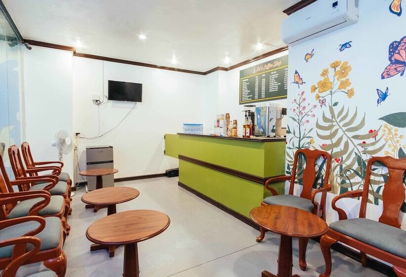 Отель Reddoorz Plus @ It Park Cebu