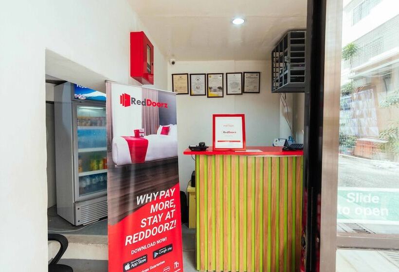 Отель Reddoorz Plus @ It Park Cebu