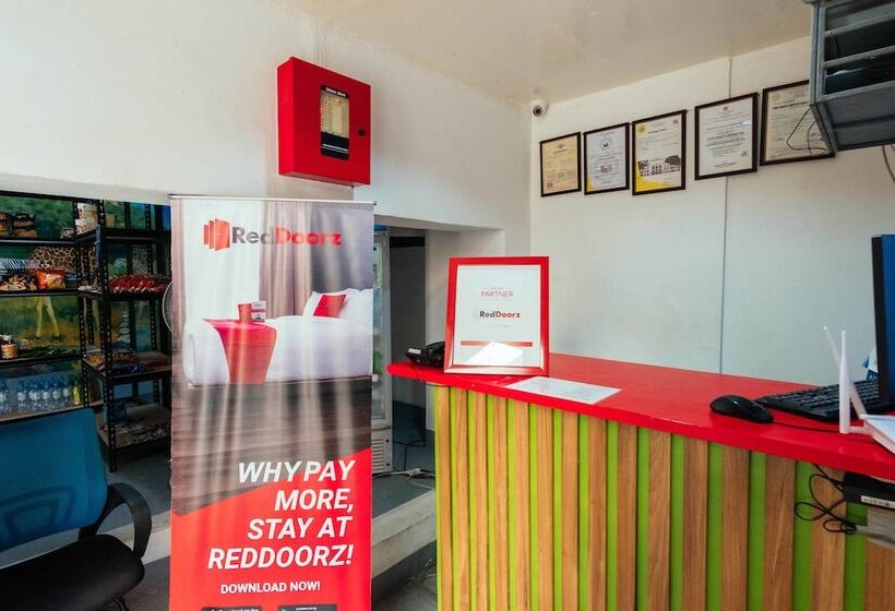 Отель Reddoorz Plus @ It Park Cebu