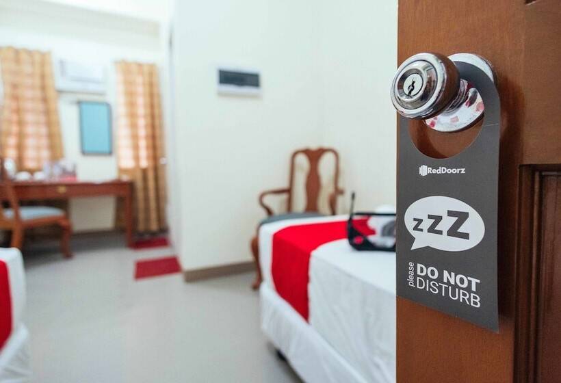 Отель Reddoorz Plus @ It Park Cebu