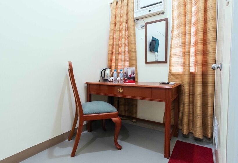 Отель Reddoorz Plus @ It Park Cebu