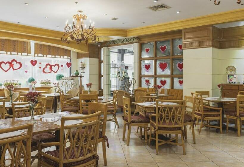 בית מלון כפרי Zen Rooms Tiara Oriental Manila