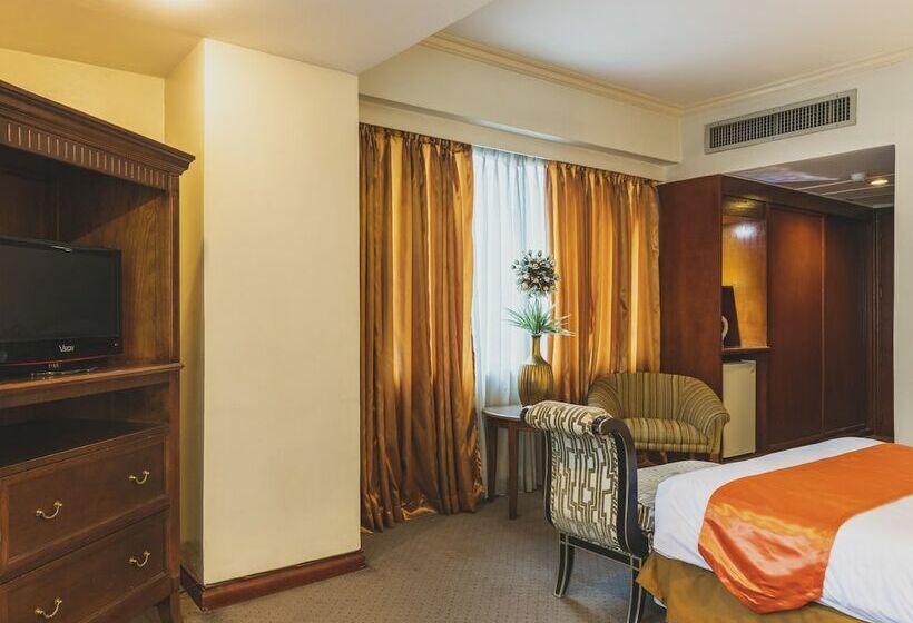 בית מלון כפרי Zen Rooms Tiara Oriental Manila