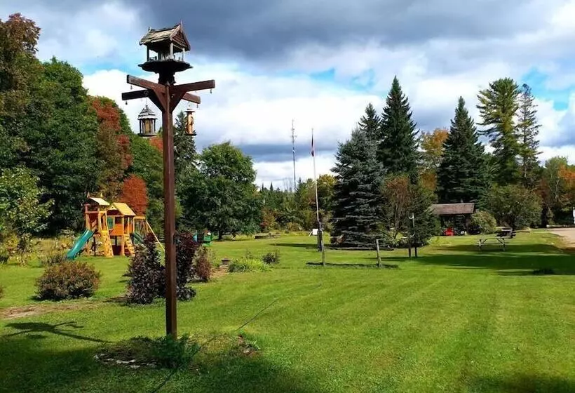 Motelli Dwight Riverside Inn