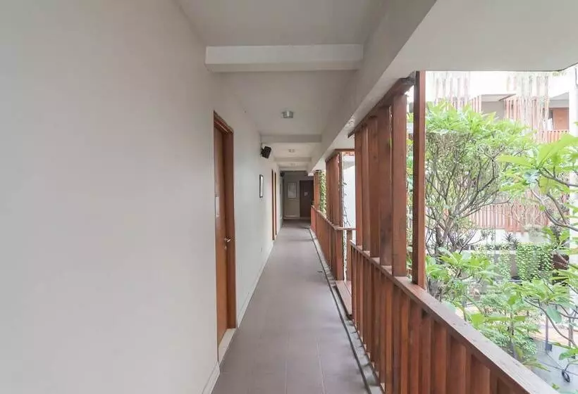 ペンション Reddoorz Plus Near Asia Afrika 3