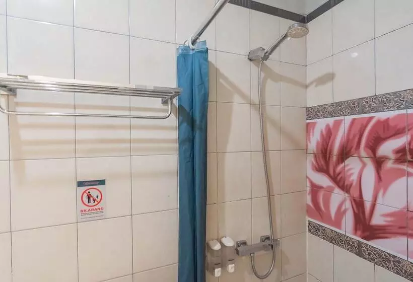 ペンション Reddoorz Plus Near Asia Afrika 3