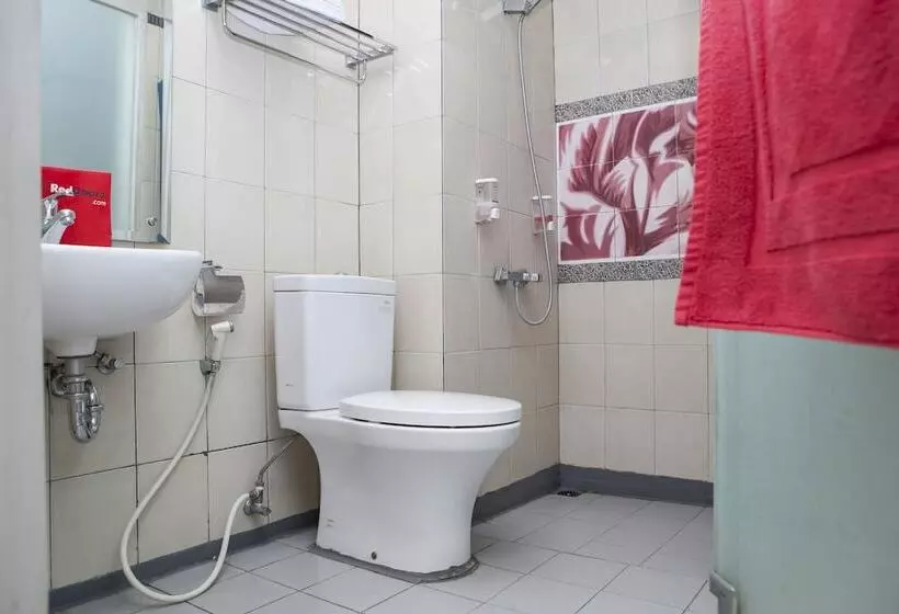 ペンション Reddoorz Plus Near Asia Afrika 3