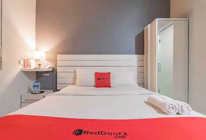 ペンション Reddoorz Plus Near Asia Afrika 3