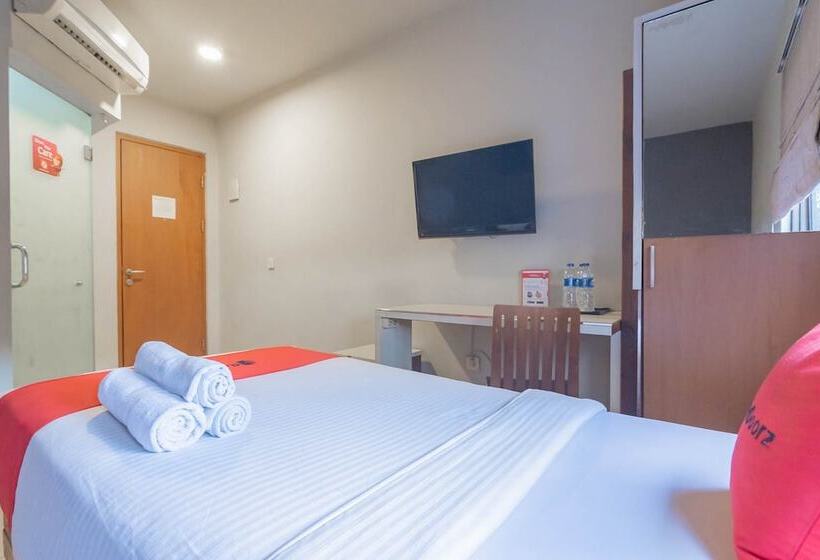 פנסיון Reddoorz Plus Near Asia Afrika 3