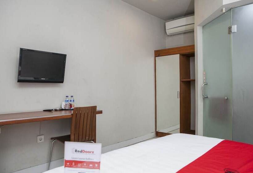 פנסיון Reddoorz Plus Near Asia Afrika 3