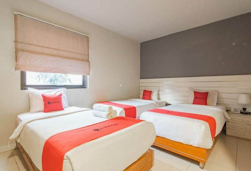 פנסיון Reddoorz Plus Near Asia Afrika 3