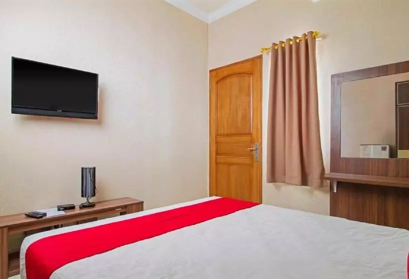 ペンション Reddoorz Syariah Near Mercu Buana University