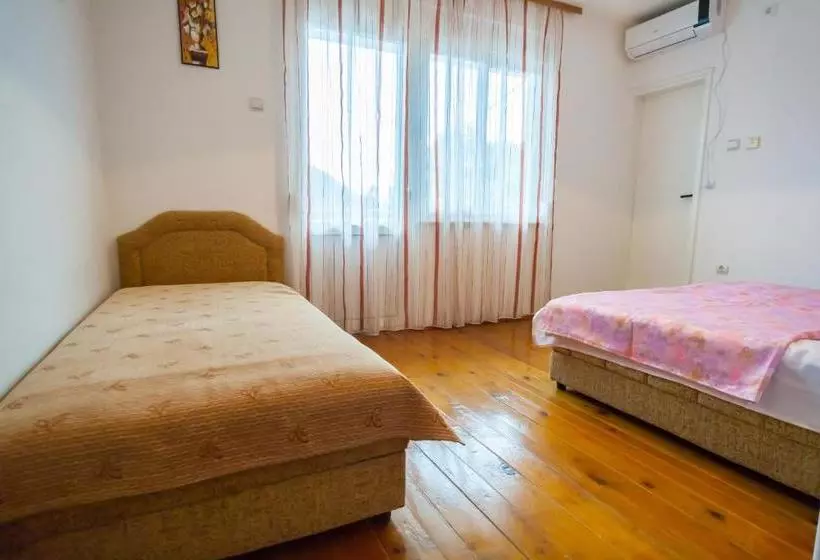 پانسیون Rooms Molabeciri