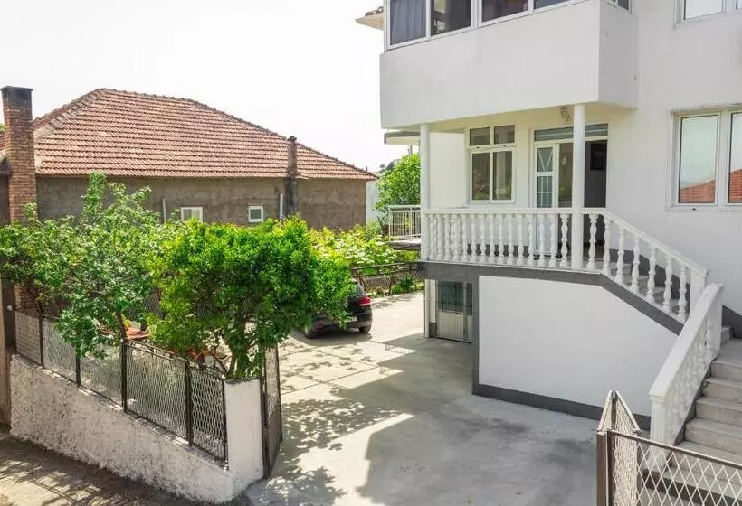 پانسیون Rooms Molabeciri