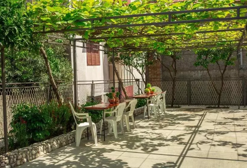 پانسیون Rooms Molabeciri