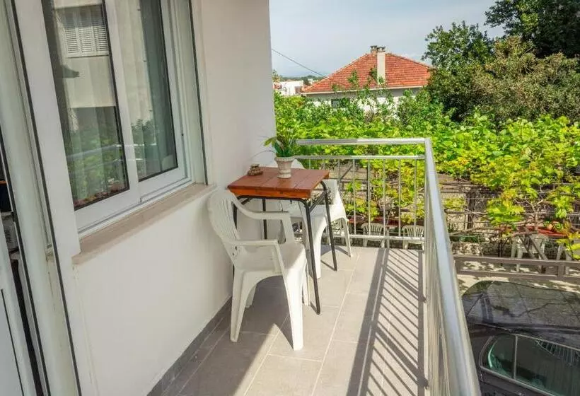 پانسیون Rooms Molabeciri