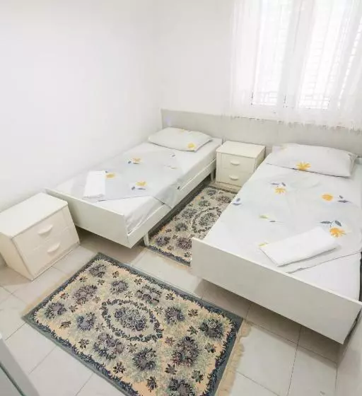 پانسیون Rooms Molabeciri
